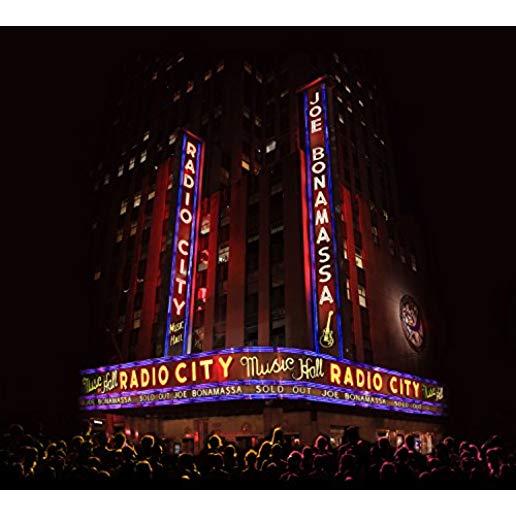 LIVE AT RADIO CITY MUSIC HALL (W/DVD) (OCRD)